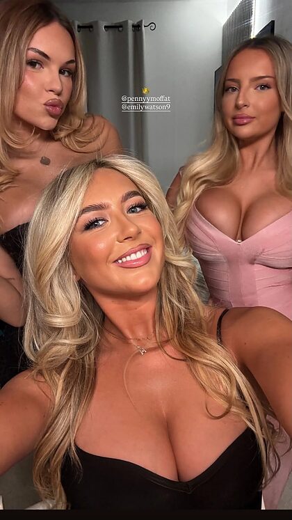 Emily nude photo #74