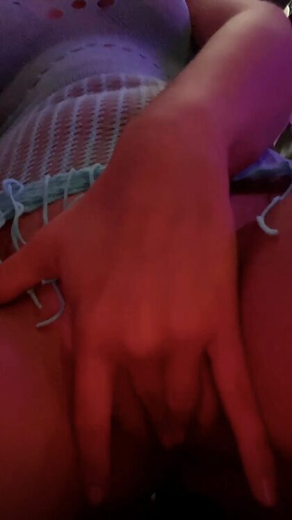Emmi nude photo #3