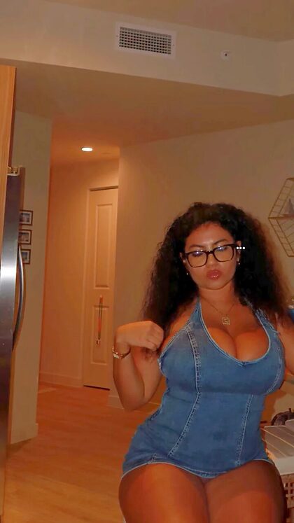 es_masbella nude photo #11