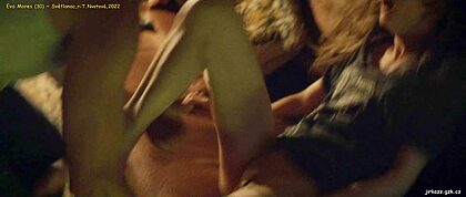 Eva Mores nude photo #7