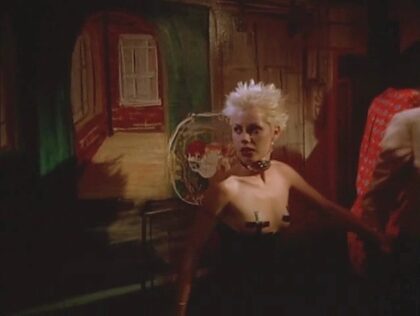 Fairuza Balk nude photo #12