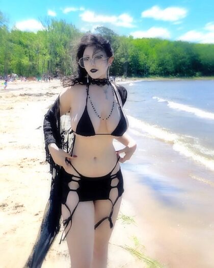 ghoulishbats nude photo #39