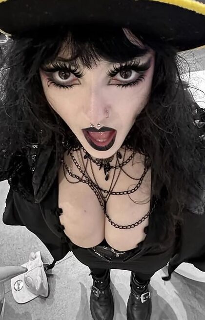 ghoulishbats nude photo #63