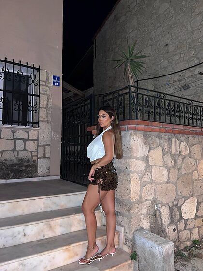 Gülsen Aslan nude photo #4