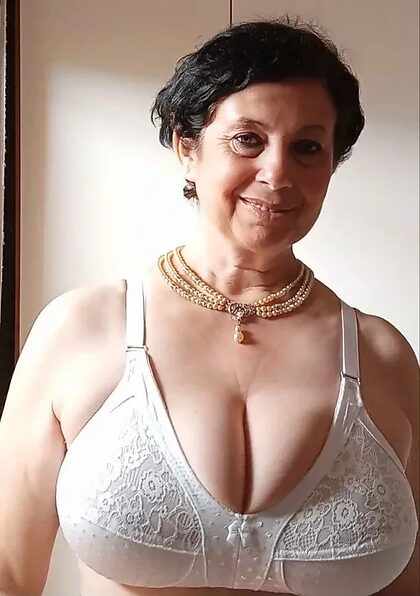 Good Old White "Industrial" Bras nude photo #32