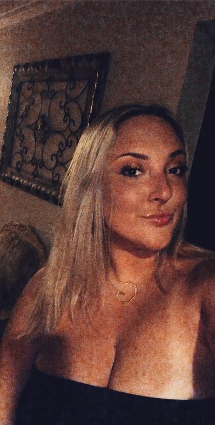 Gracie W nude photo #19