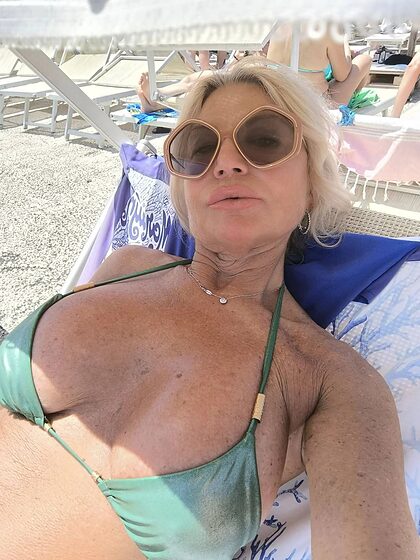 Grannies GILFs nude photo #6