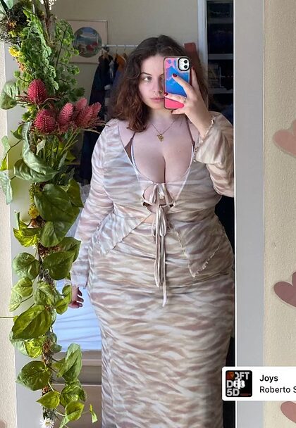 H Curviest Thiccest Growing nude photo #2