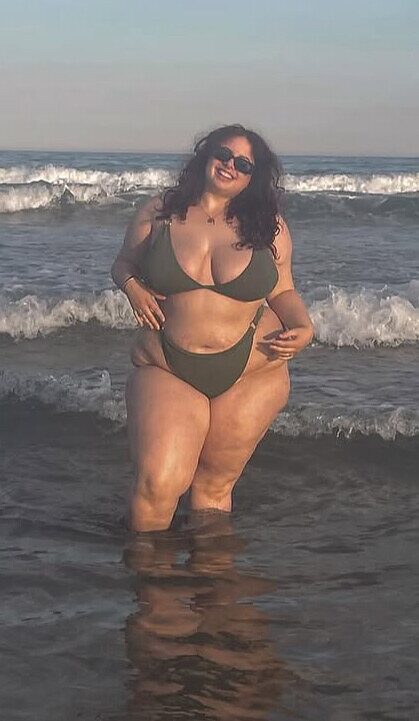 H Curviest Thiccest Growing nude photo #28