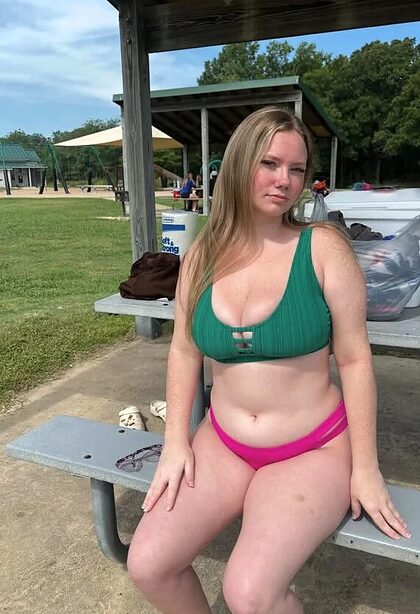 Hailey P nude photo #3