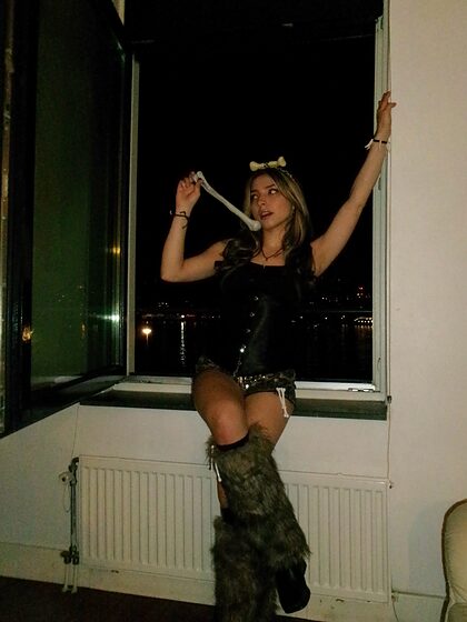 Hannah Saddey nude photo #6