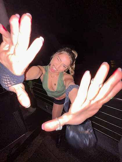 Hannah Saddey nude photo #7