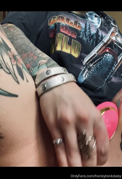 HonkyTonkDaisy nude photo #3