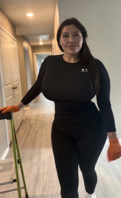Humongous Tit nude photo #3