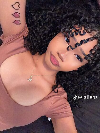 ialienz nude photo #1
