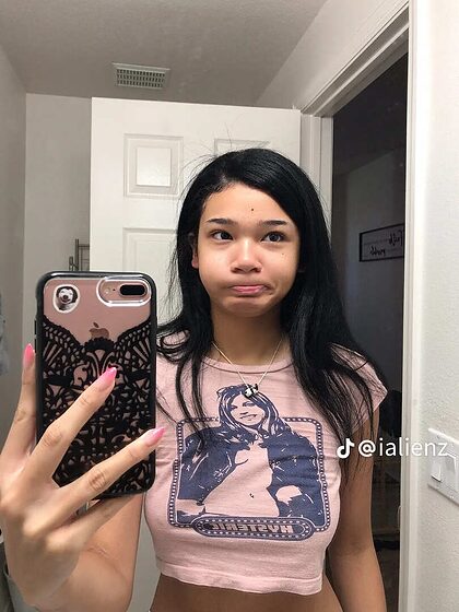ialienz nude photo #4