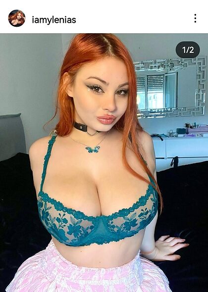 iamlyenias nude photo #1