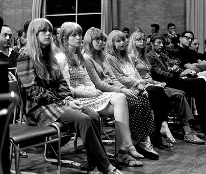 Jane Asher nude photo #11