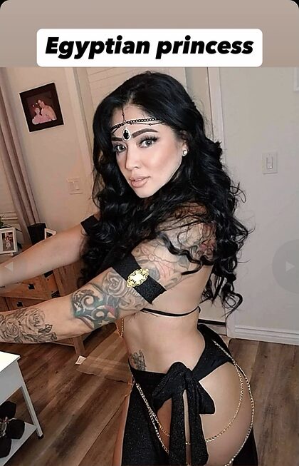 Janet Brito nude photo #1