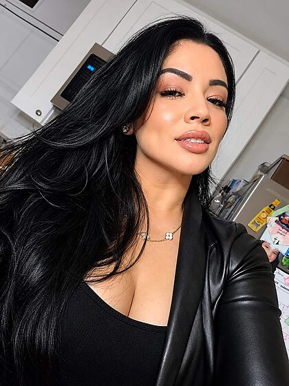 Janet Brito nude photo #3