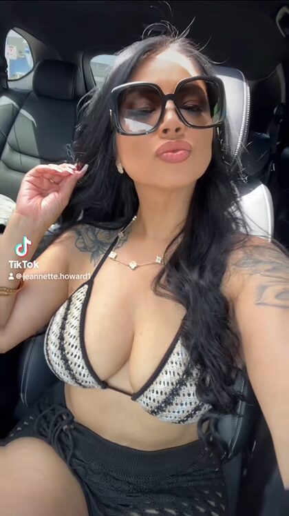 Janet Brito nude photo #6