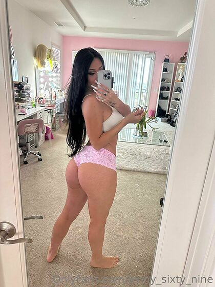 Jenny69 nude photo #1