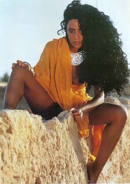 Johara Farley nude photo #8