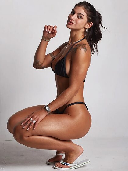 Julia Rodrigues nude photo #16