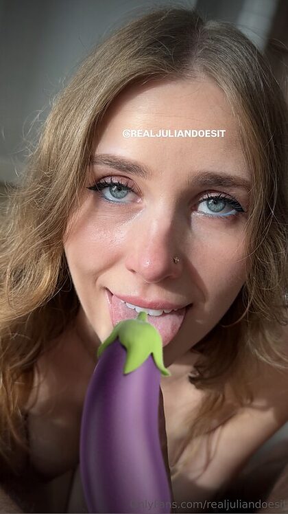 Juliandoesit_ nude photo #8