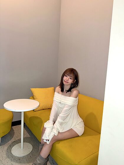 Julie nude photo #31