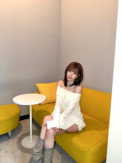 Julie nude photo #32
