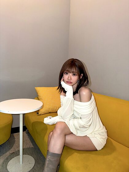 Julie nude photo #35