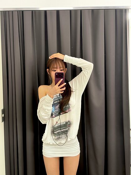 Julie nude photo #40