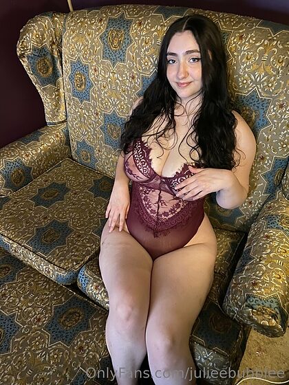 julieebubble nude photo #2