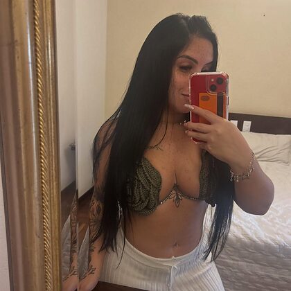 KAMILLA FARIA nude photo #15