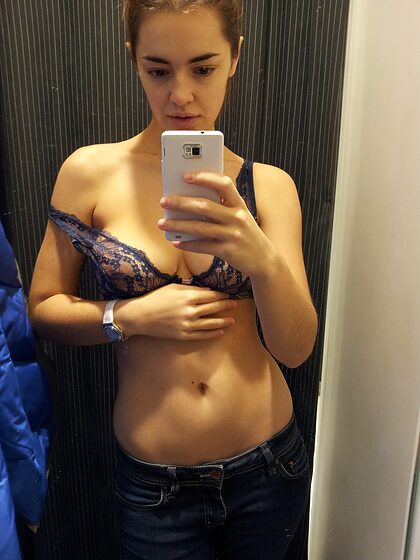 Kamilla nude photo #40