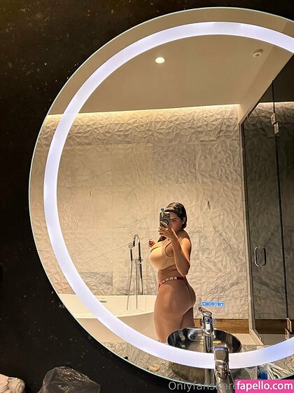 Karen G HFS nude photo #9