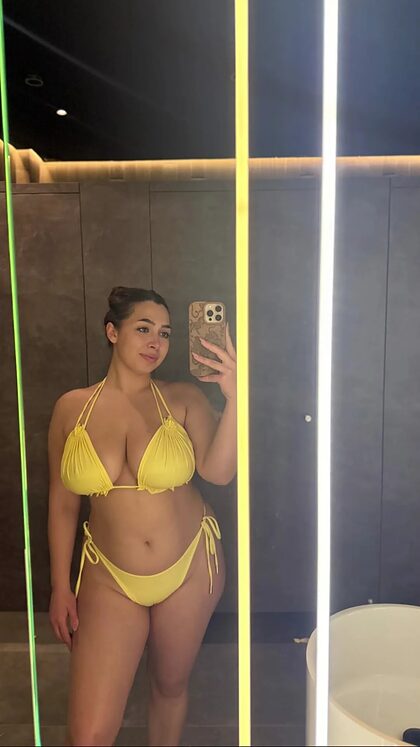 Karina Mural nude photo #28