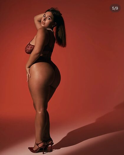 Karina Mural nude photo #34