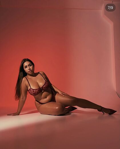 Karina Mural nude photo #37