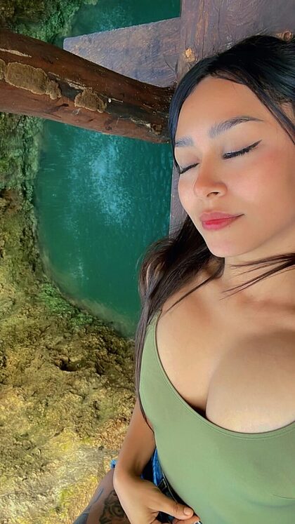 Karla nude photo #2