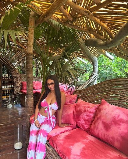 Karla nude photo #9