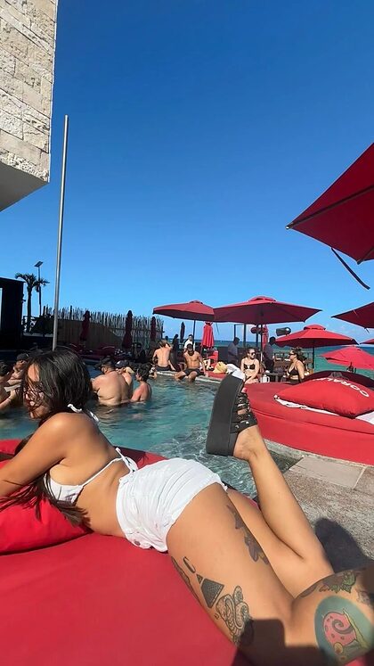 Karla nude photo #15
