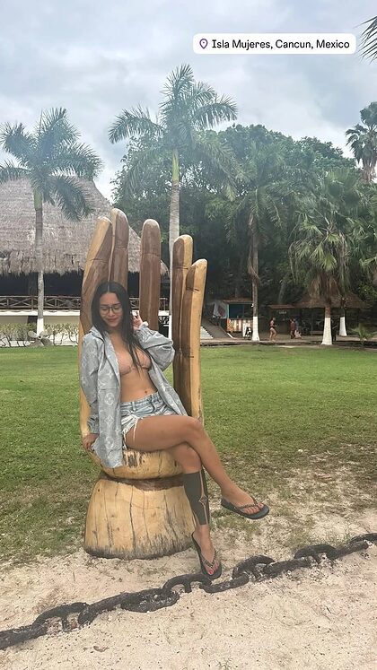 Karla nude photo #41