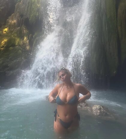 Katie G nude photo #23