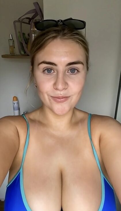 Katie G nude photo #30