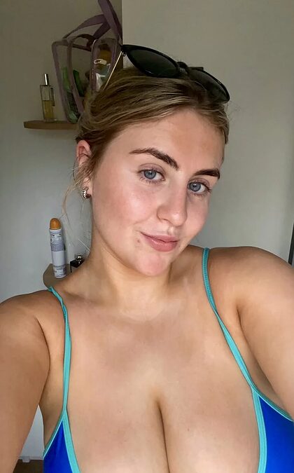 Katie G nude photo #42