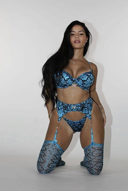 Katya Elise Henry nude photo #85
