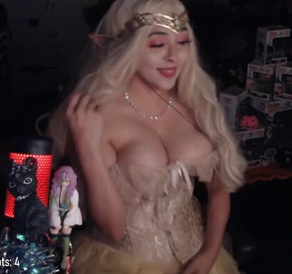 Kellaaye nude photo #10