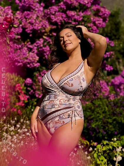 Kelly Brook nude photo #454